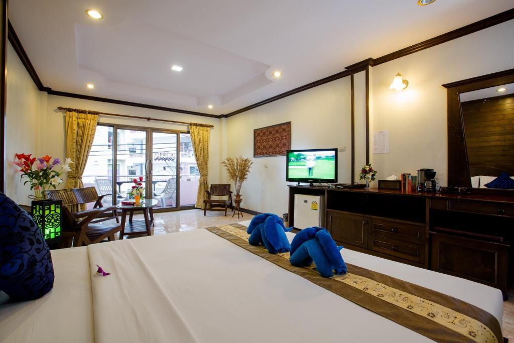 Patong Baan Veerakit Hotel חדר תמונה