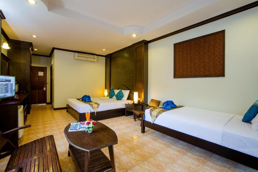 Patong Baan Veerakit Hotel חדר תמונה