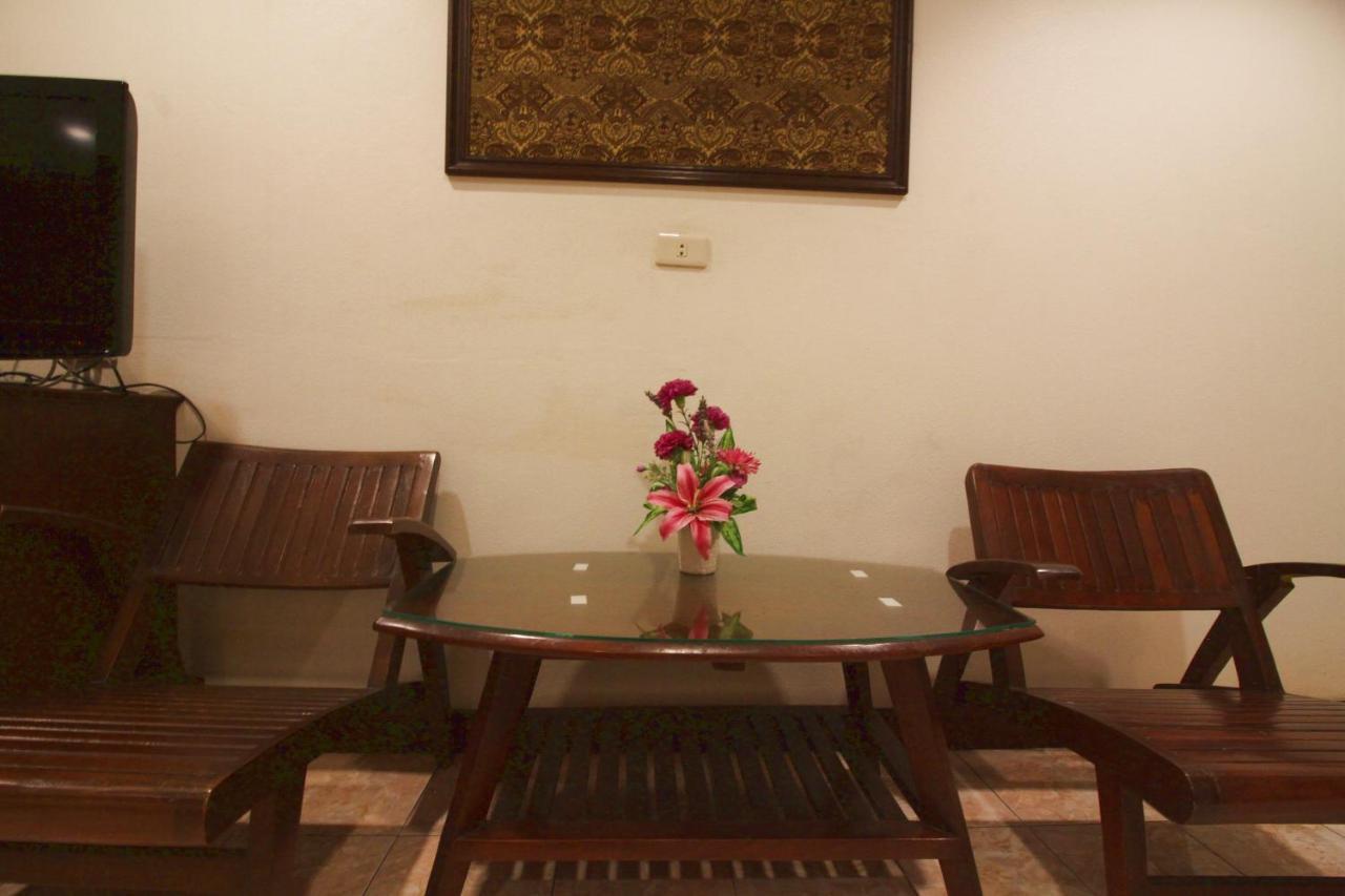 Patong Baan Veerakit Hotel מראה חיצוני תמונה