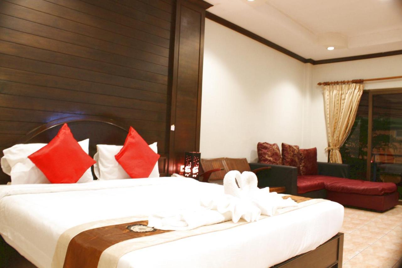 Patong Baan Veerakit Hotel מראה חיצוני תמונה