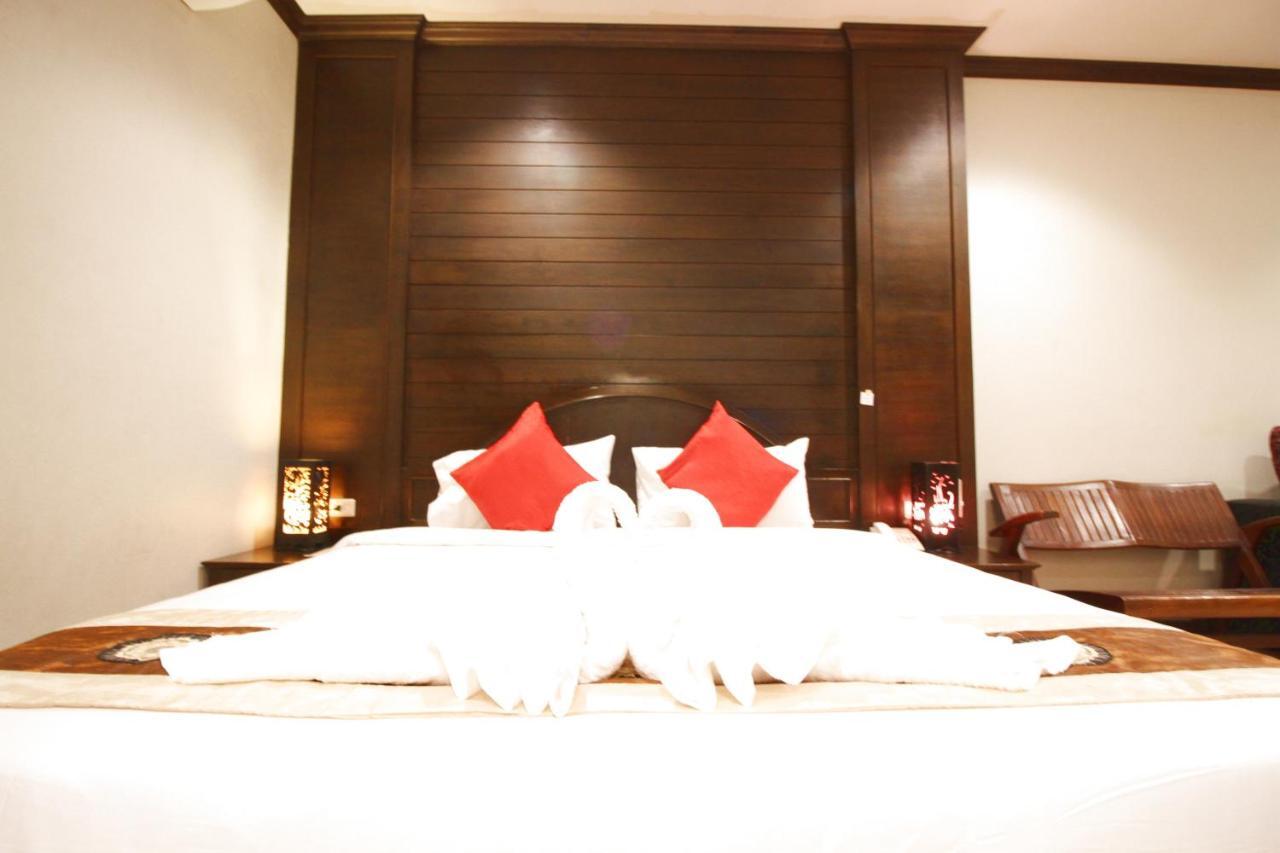 Patong Baan Veerakit Hotel מראה חיצוני תמונה